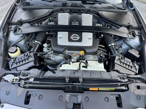 Used 2010 Nissan 370Z Touring RWD image 25