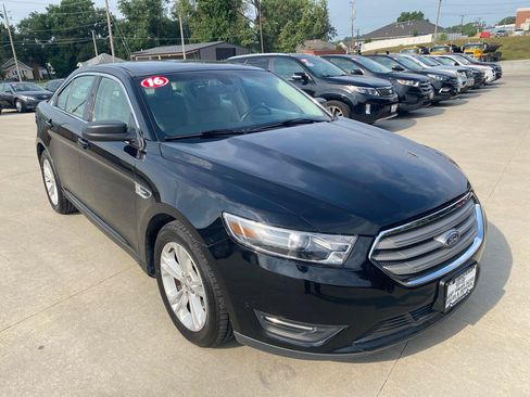 Used 2016 Ford Taurus SEL FWD image 4