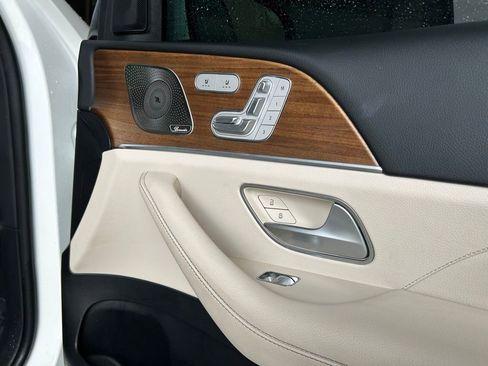 Used 2024 Mercedes-Benz GLE 450 4MATIC image 36