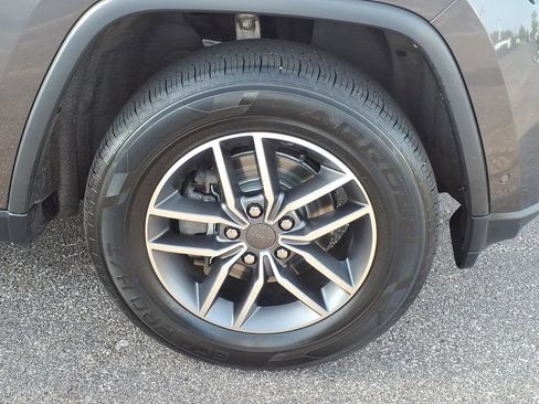 Used 2020 Jeep Grand Cherokee Limited AWD/4WD image 8