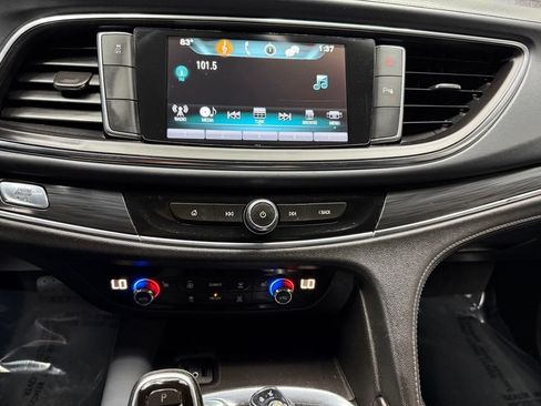Used 2018 Buick Enclave Essence FWD image 24
