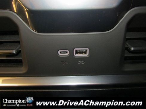 Certified 2025 Chevrolet Silverado 1500 LTZ image 25