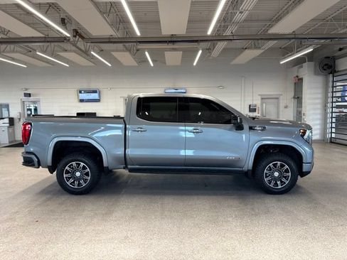 Used 2024 GMC Sierra 1500 AT4 w/ Technology Package AWD/4WD image 5