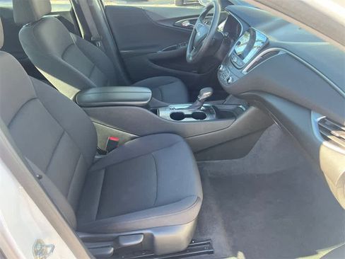Used 2023 Chevrolet Malibu LT image 13