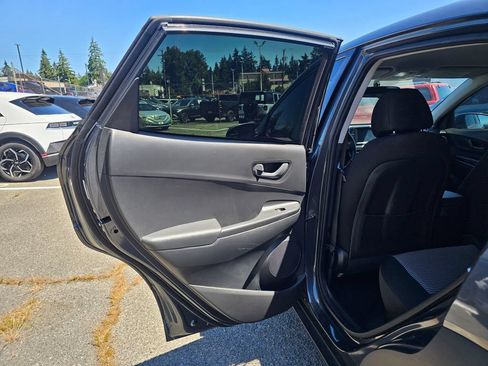 Used 2018 Hyundai Kona SE AWD/4WD image 15