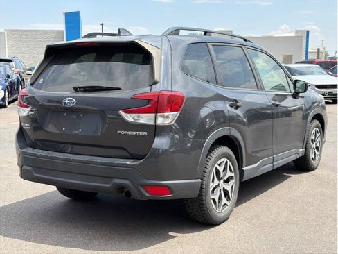 Used 2019 Subaru Forester Premium AWD/4WD image 2