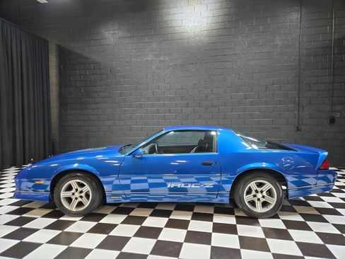 Used 1990 Chevrolet Camaro IROC-Z image 2