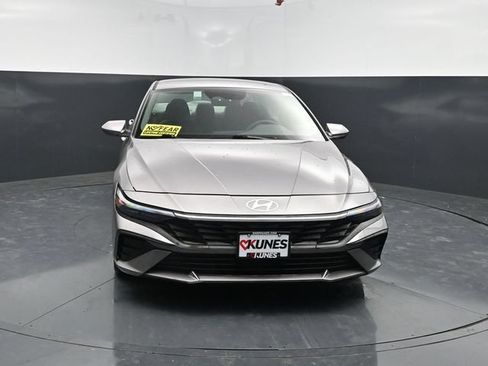 Used 2024 Hyundai Elantra SEL FWD image 2
