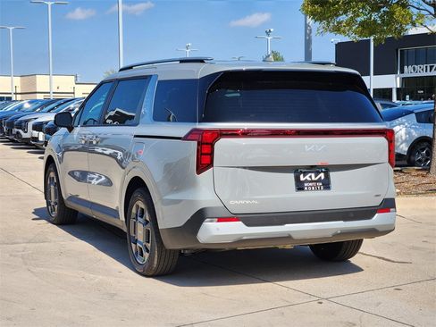 New 2026 Kia Carnival EX image 3