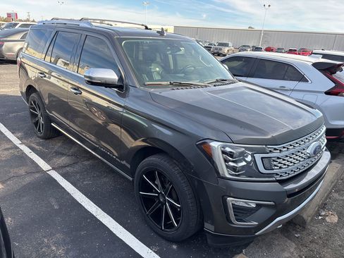 Used 2019 Ford Expedition Platinum image 4