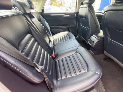 Used 2019 Ford Fusion SEL FWD image 7