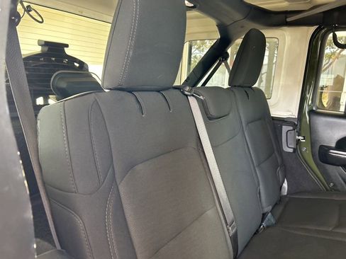 Used 2021 Jeep Wrangler Unlimited Sport image 26