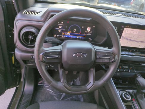 Used 2025 Chevrolet Colorado Trail Boss AWD/4WD image 16