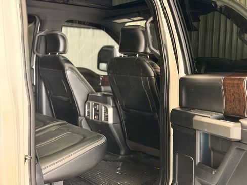 Used 2017 Ford F350 Platinum w/ Platinum Ultimate Package AWD/4WD image 27