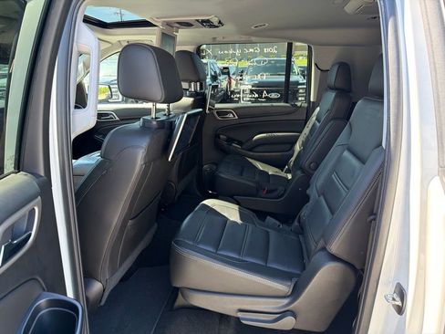 Used 2018 GMC Yukon XL Denali w/ Denali Ultimate Package AWD/4WD image 9