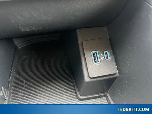 Certified 2024 Ford Edge SE image 35