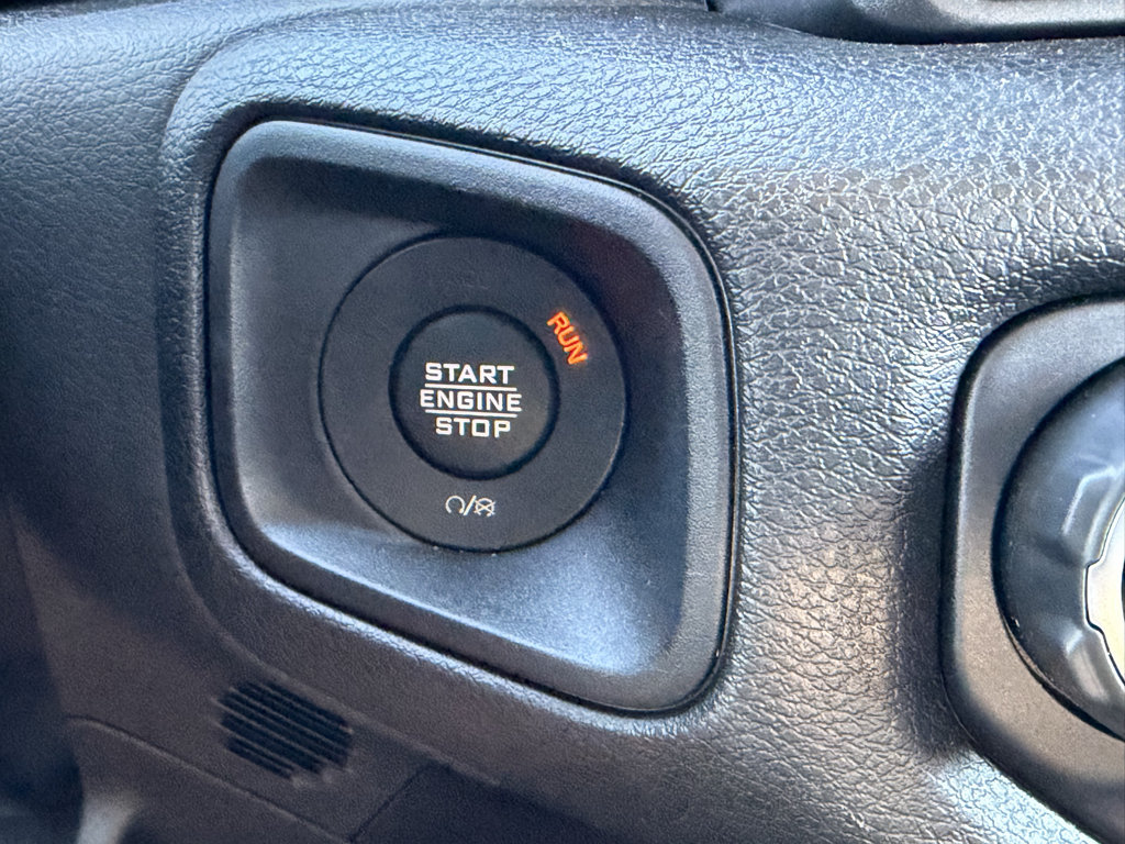 Used 2025 Jeep Gladiator Sport AWD/4WD image 15