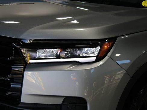 New 2026 Honda Pilot Black Edition image 2