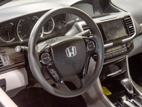 Used 2017 Honda Accord EX image 18