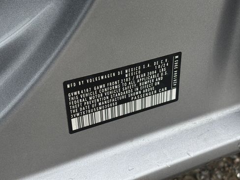 Used 2025 Volkswagen Jetta SE image 24