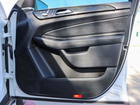 Used 2017 Mercedes-Benz GLS 450 4MATIC image 10