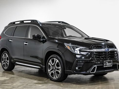 Used 2024 Subaru Ascent Touring w/ Popular Package #2 AWD/4WD image 9