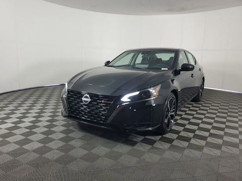 New 2025 Nissan Altima 2.5 SR w/ SR Premium Package image 8