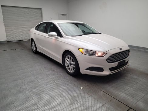 Used 2016 Ford Fusion SE FWD image 13