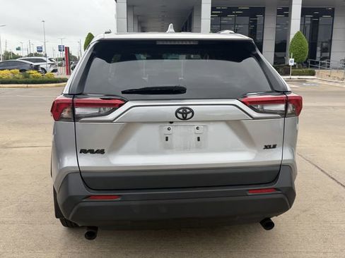 Used 2023 Toyota RAV4 XLE w/ Convenience Package image 6