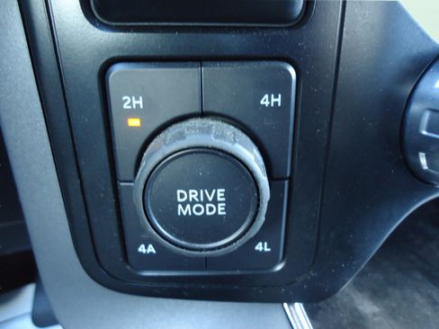 Used 2023 Ford F150 Lariat w/ Equipment Group 502A High AWD/4WD image 23