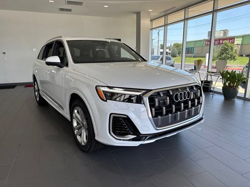 Certified 2026 Audi Q7 2.0T Premium Plus AWD/4WD image 2