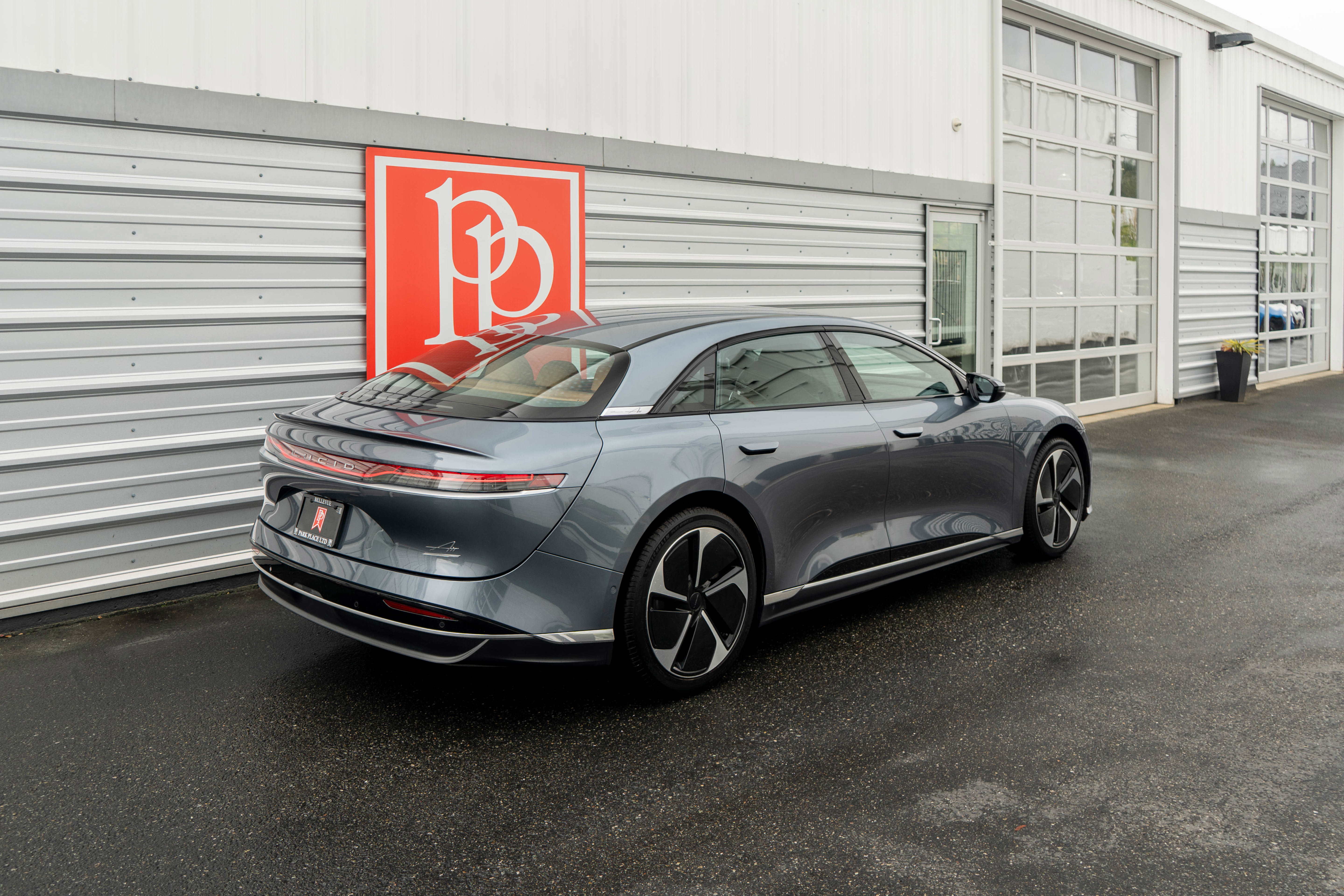 Used 2024 Lucid Air Touring AWD/4WD image 39