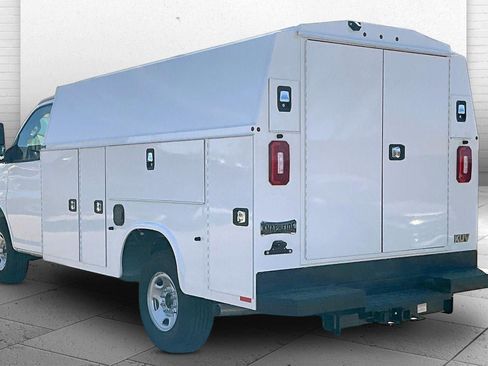 New 2025 Chevrolet Express 3500 RWD image 3