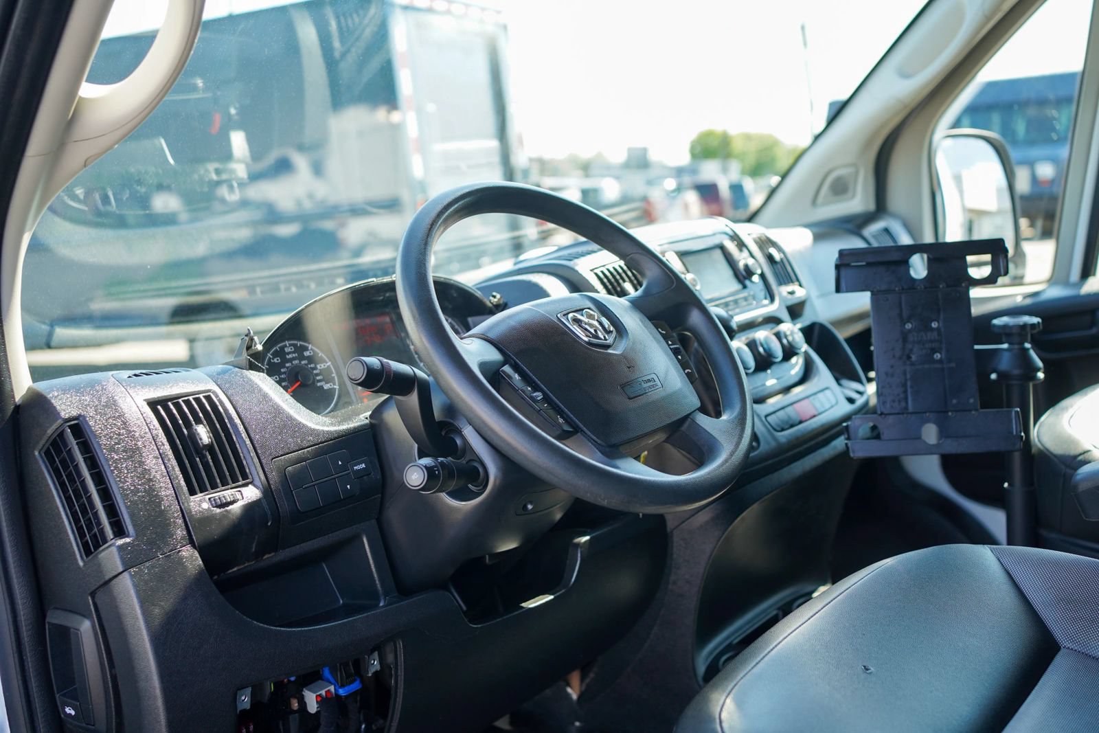Used 2021 RAM ProMaster 2500 FWD image 3