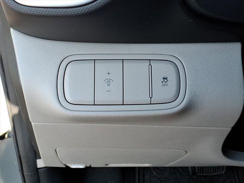 Used 2023 Hyundai Venue SEL w/ Cargo Package image 13