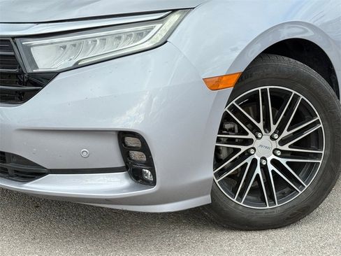 Used 2022 Honda Odyssey Touring image 2