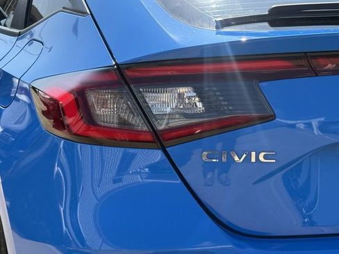 Used 2023 Honda Civic Sport image 6