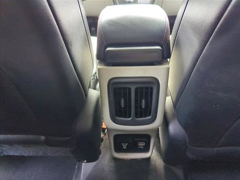 Used 2021 Jeep Compass Limited w/ Elite Exterior Group FWD image 23