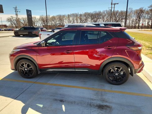 Used 2022 Nissan Kicks SR w/ Premium Package image 2