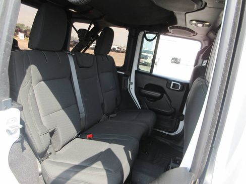 Used 2019 Jeep Wrangler Unlimited Sport S AWD/4WD image 19