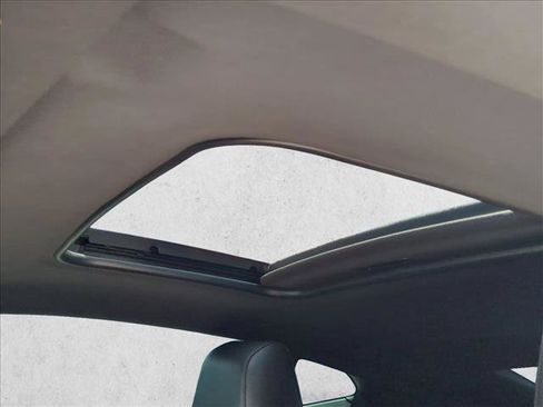 Used 2018 Chevrolet Camaro SS RWD image 15