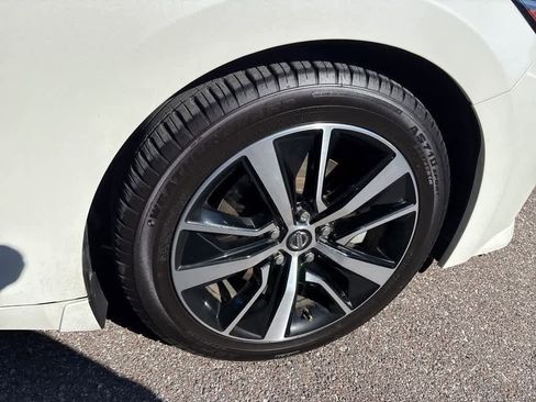 Used 2021 Nissan Maxima 3.5 SV w/ Floor Mat Group image 6