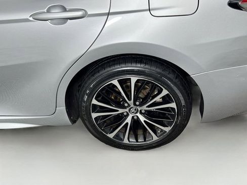 Used 2018 Toyota Camry SE image 24