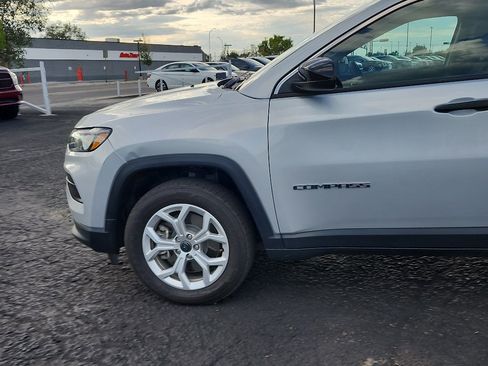 Used 2025 Jeep Compass Sport AWD/4WD image 10