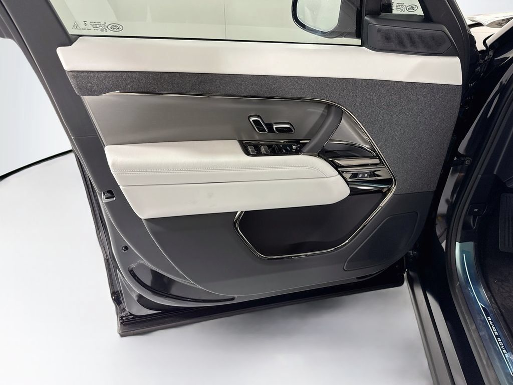 New 2026 Land Rover Range Rover Sport SE AWD/4WD image 25