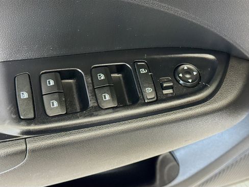 Used 2020 Hyundai Venue SEL w/ Convenience + Premium Package image 24