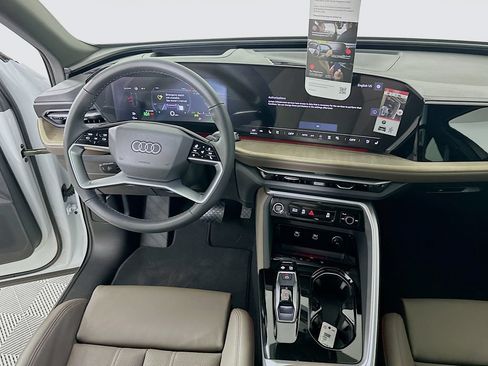 Used 2025 Audi Q5 Premium Plus AWD/4WD image 19