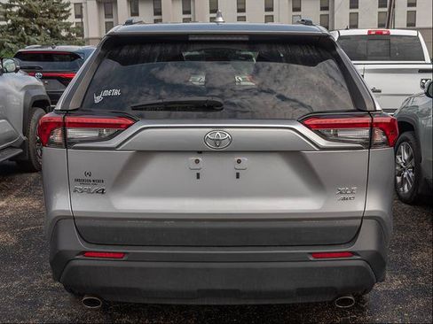 Used 2020 Toyota RAV4 XLE w/ All Weather Liner Package AWD/4WD image 6