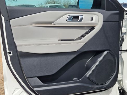New 2026 Ford Explorer Active w/ Active Comfort Package image 12