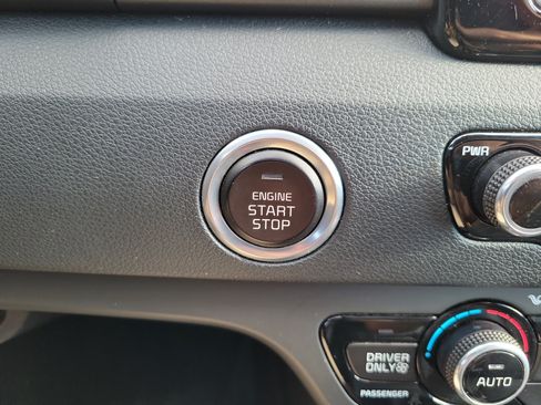 Used 2018 Kia Niro LX FWD image 31